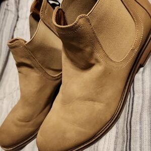 Steve Madden Tan Chukka Boots